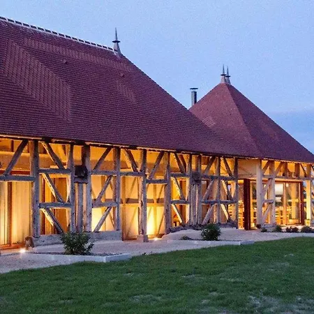 Au Calme Pour 4 Pers. Avec Jardin A Montbeugny - Fr-1-489-597 Vakantiehuis